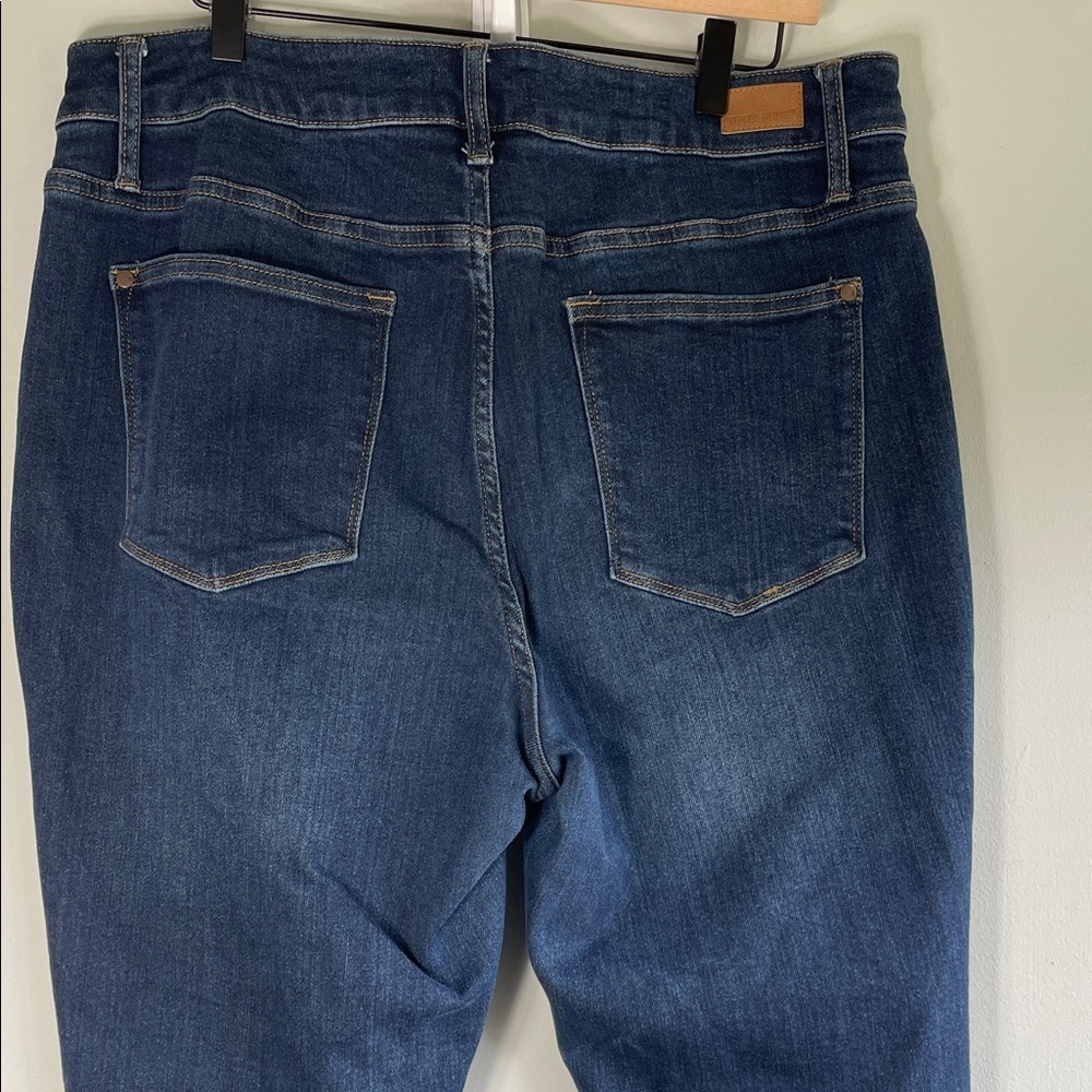 Judy Blue Dark Wash Distressed Skinny Jeans Size 18W - Picture 8 of 13